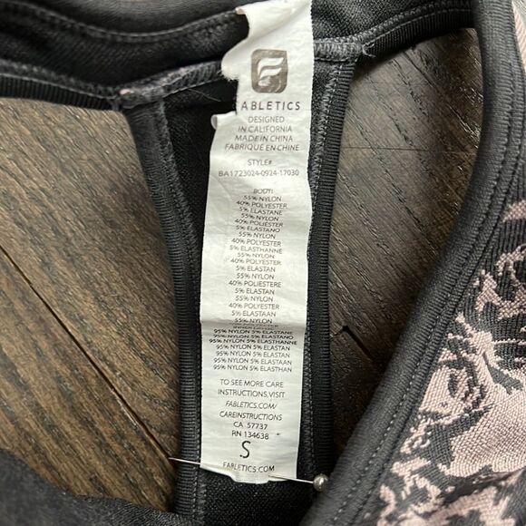 FABLETICS BRYNN Gray & Pink Floral High Neck Halter Style T-Back Sports Bra - Picture 6 of 6